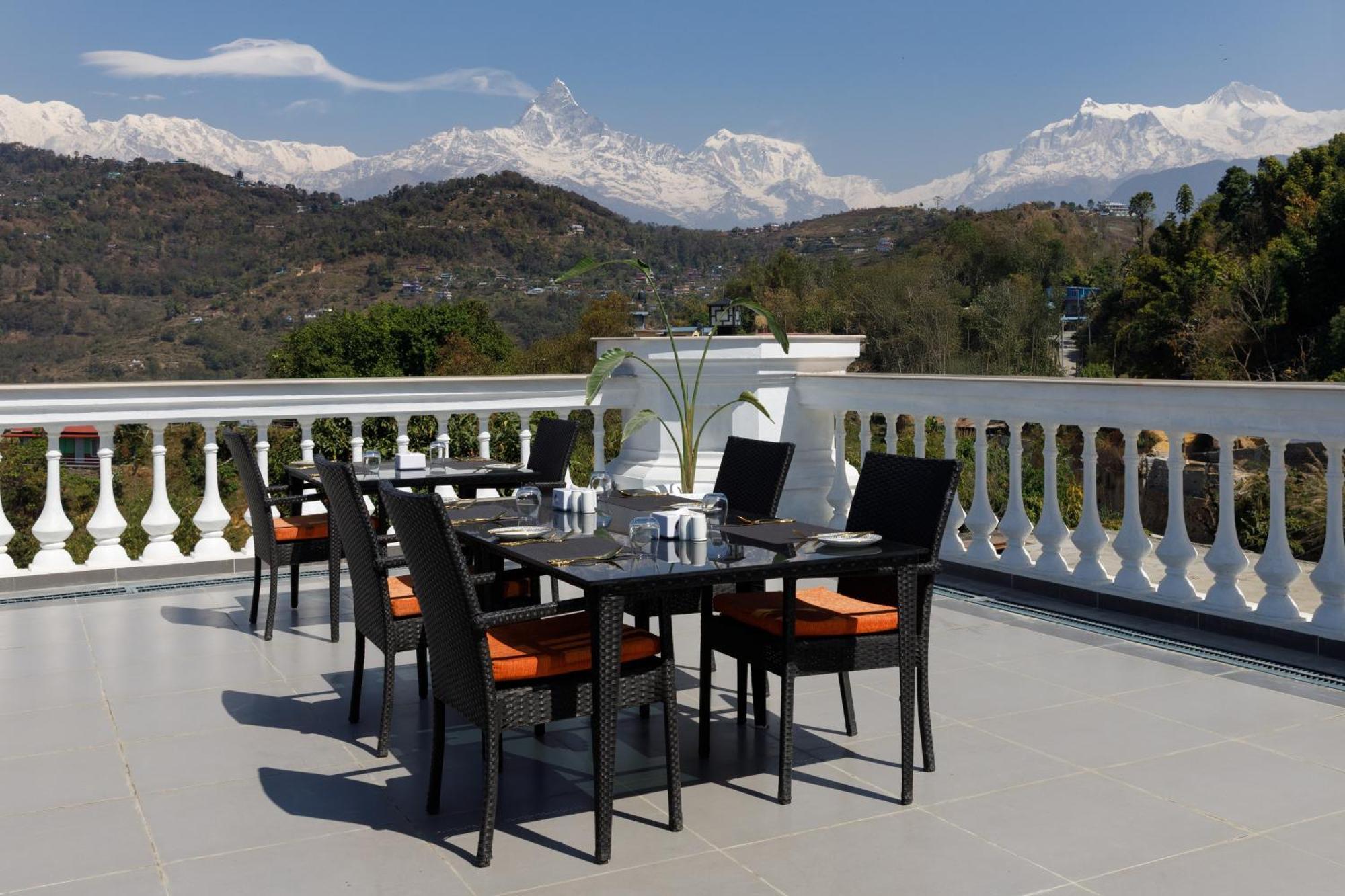 Le Glamour Resort & Wellness Spa Pokhara Exterior photo